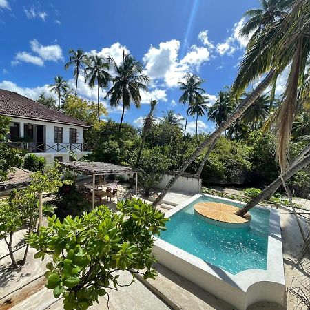 Kima Serviced Beach House & Suites Bwejuu Exterior foto