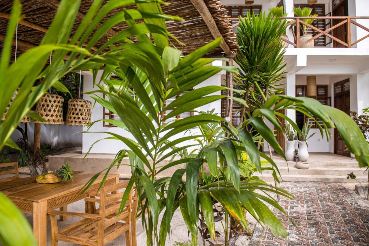 Kima Serviced Beach House & Suites Bwejuu Exterior foto