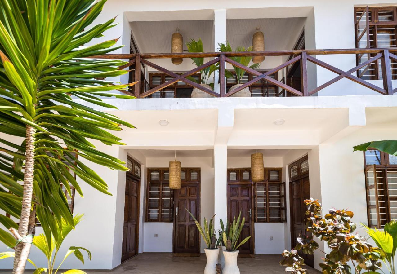 Kima Serviced Beach House & Suites Bwejuu Exterior foto