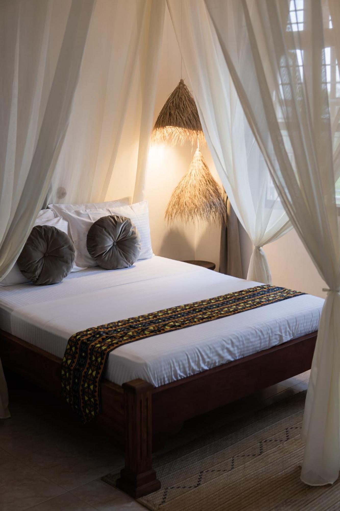 Kima Serviced Beach House & Suites Bwejuu Exterior foto