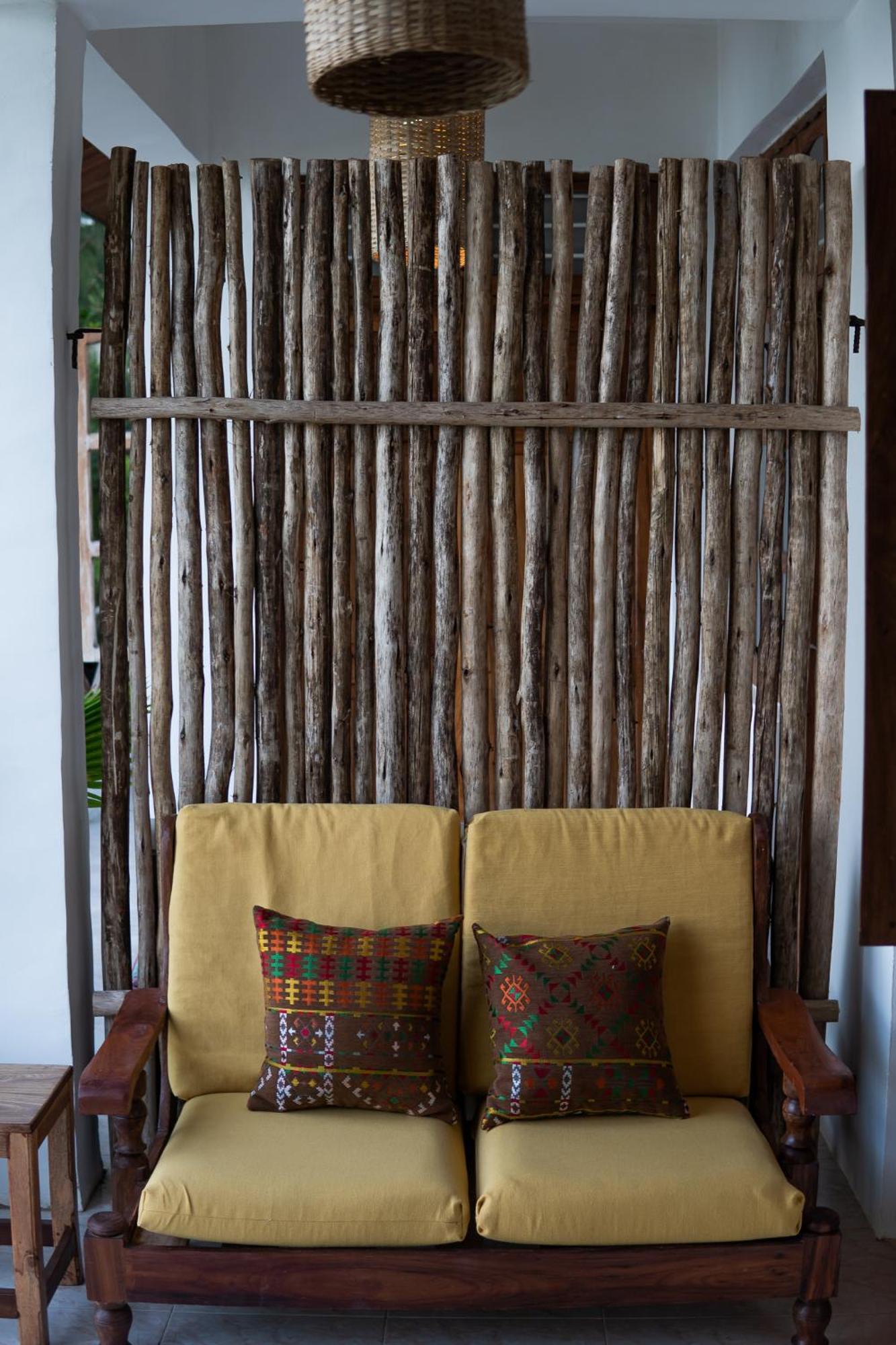 Kima Serviced Beach House & Suites Bwejuu Exterior foto